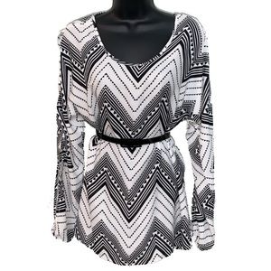 🔥 Chevron long sleeve blouse